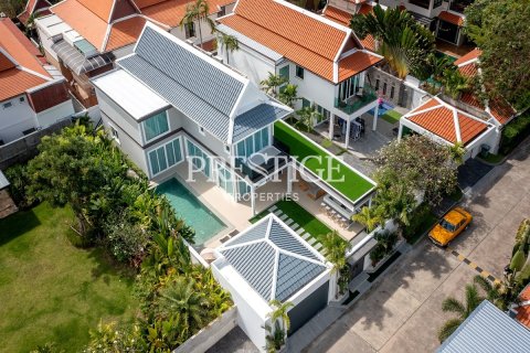 House in Pattaya, Thailand 5 bedrooms № 198338 - photo 26
