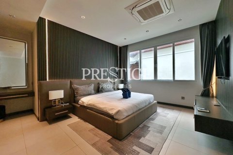 House in Pattaya, Thailand 5 bedrooms № 198338 - photo 12