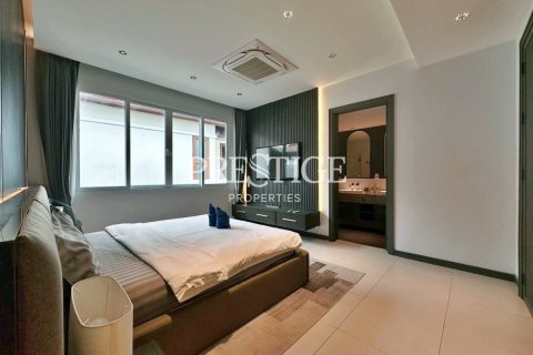 House in Pattaya, Thailand 5 bedrooms № 198338 - photo 13