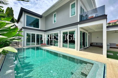 House in Pattaya, Thailand 5 bedrooms № 198338 - photo 23