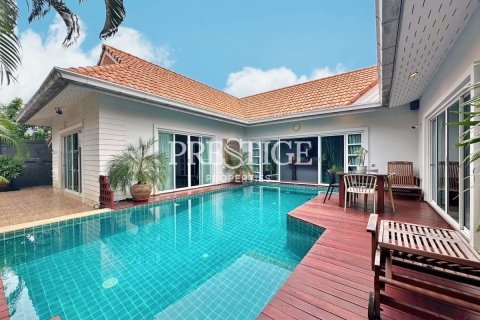 House in Pattaya, Thailand 3 bedrooms № 198340