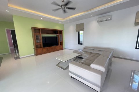 Villa in Cha-am, Thailand 4 bedrooms № 114845 - photo 5