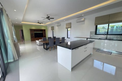 Villa in Cha-am, Thailand 4 bedrooms № 114845 - photo 4