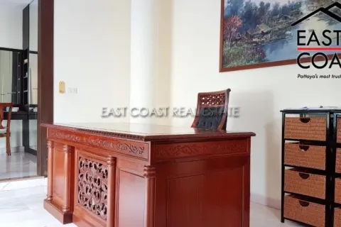Casa de 4 dormitorios en Pattaya, Tailandia № 213455 - foto 13