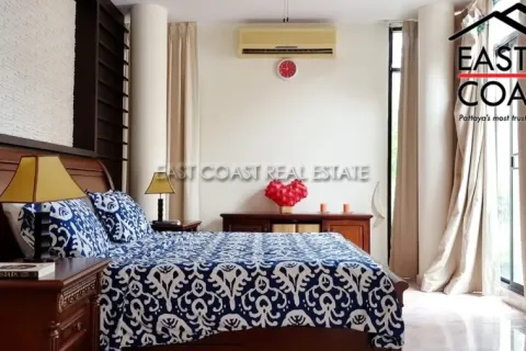 Casa de 4 dormitorios en Pattaya, Tailandia № 213455 - foto 12