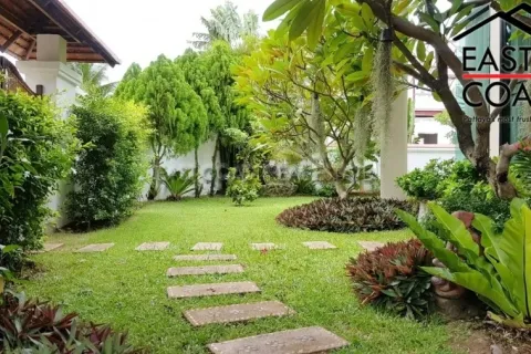 Casa de 4 dormitorios en Pattaya, Tailandia № 213455 - foto 26