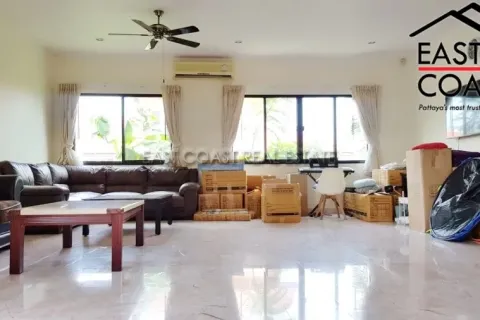 Casa de 4 dormitorios en Pattaya, Tailandia № 213455 - foto 10