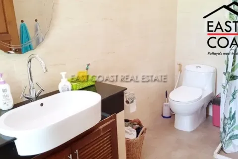 Casa de 4 dormitorios en Pattaya, Tailandia № 213455 - foto 17