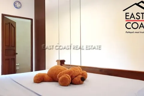 Casa de 4 dormitorios en Pattaya, Tailandia № 213455 - foto 15
