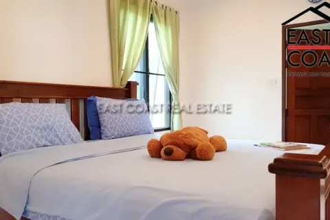 Casa de 4 dormitorios en Pattaya, Tailandia № 213455 - foto 14