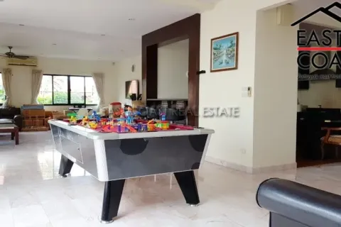 Casa de 4 dormitorios en Pattaya, Tailandia № 213455 - foto 11