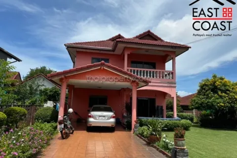 Casa de 4 dormitorios en Pattaya, Tailandia № 213454 - foto 2