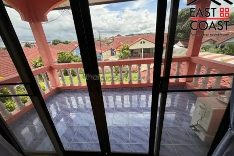 Casa de 4 dormitorios en Pattaya, Tailandia № 213454 - foto 16