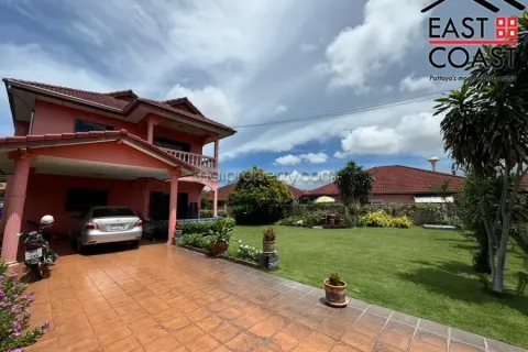 Casa de 4 dormitorios en Pattaya, Tailandia № 213454
