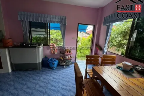 Casa de 4 dormitorios en Pattaya, Tailandia № 213454 - foto 10