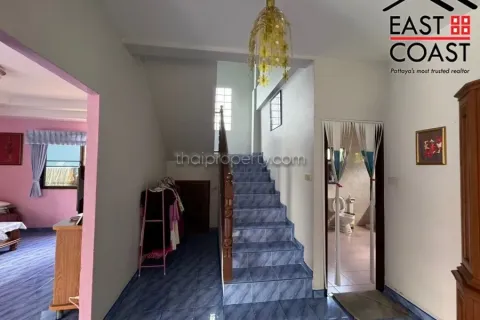 Casa de 4 dormitorios en Pattaya, Tailandia № 213454 - foto 8