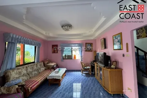 Casa de 4 dormitorios en Pattaya, Tailandia № 213454 - foto 7