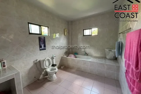 Casa de 4 dormitorios en Pattaya, Tailandia № 213454 - foto 12