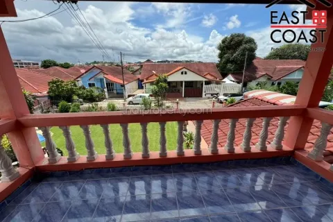 Casa de 4 dormitorios en Pattaya, Tailandia № 213454 - foto 17