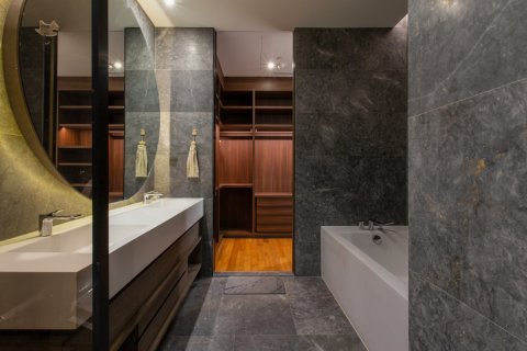 Condo in Bangkok, Thailand, 4 bedrooms  № 181153 - photo 20
