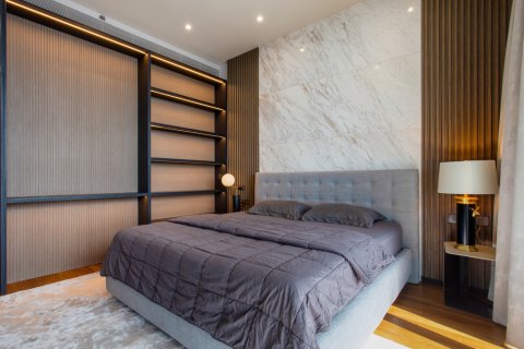 Condo in Bangkok, Thailand, 4 bedrooms  № 181153 - photo 17