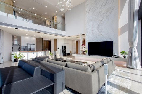Condo in Bangkok, Thailand, 4 bedrooms  № 181153 - photo 3