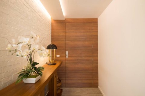 Condo in Bangkok, Thailand, 4 bedrooms  № 181154 - photo 24