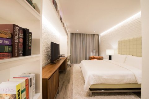 Condo in Bangkok, Thailand, 4 bedrooms  № 181154 - photo 12