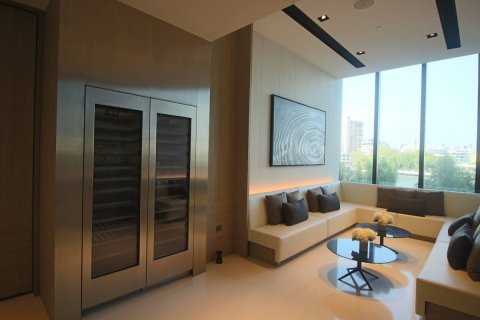 Condo in Bangkok, Thailand, 2 bedrooms  № 181155 - photo 29
