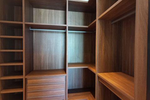 Condo in Bangkok, Thailand, 2 bedrooms  № 181155 - photo 13