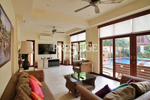 บ้านในพัทยา, ประเทศไทย 6 ห้องนอน № 198503 - รูปถ่าย 2
