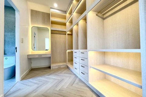 Townhouse in Watthana, Bangkok, Thailand 4 bedrooms № 134401 - photo 17