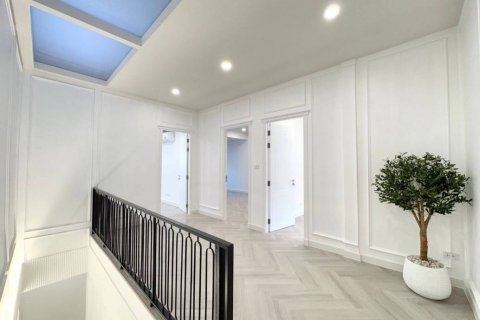 Townhouse in Watthana, Bangkok, Thailand 4 bedrooms № 134401 - photo 19