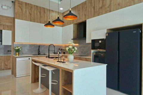 Villa in Pattaya, Thailand 5 bedrooms № 172820 - photo 10