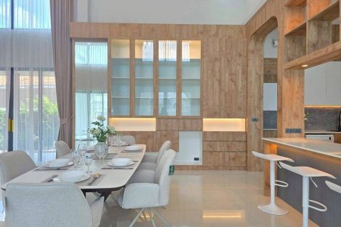 Villa in Pattaya, Thailand 5 bedrooms № 172820 - photo 8