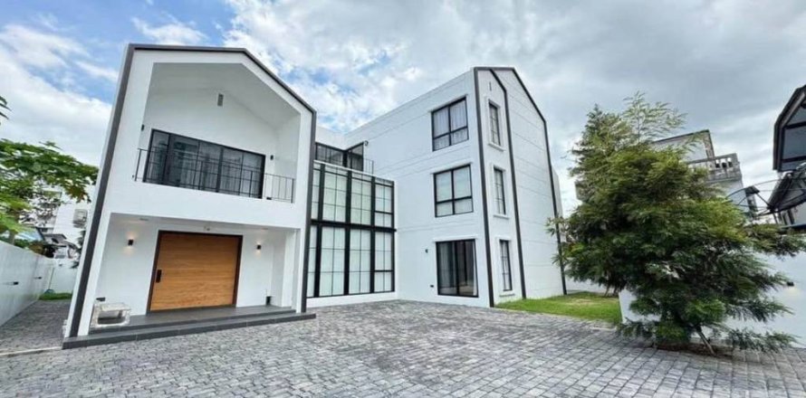 Дом в Кхлонг Сане, Бангкок, Таиланд с 6 спальнями № 172821