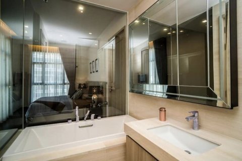 Condo in Watthana, Bangkok, Thailand, 1 bedroom  № 133866 - photo 8