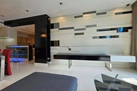 Condo à Pathum Wan, Bangkok, Thaïlande, 2 chambres № 133865 - photo 11