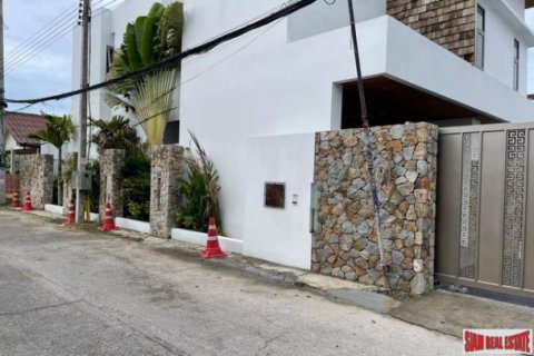 Villa in Rawai, Thailand 4 bedrooms № 195759 - photo 3
