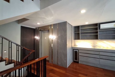 Дом в Бангкоке, Таиланд с 4 спальнями  № 195761 - фото 7