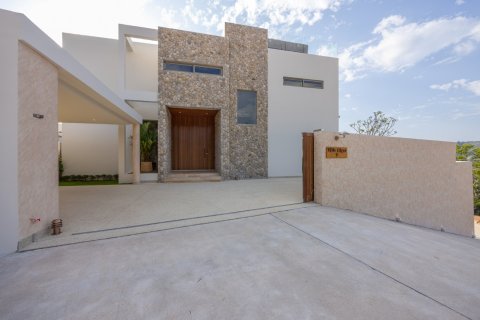 Villa on Layan Beach, Thailand 4 bedrooms № 166104