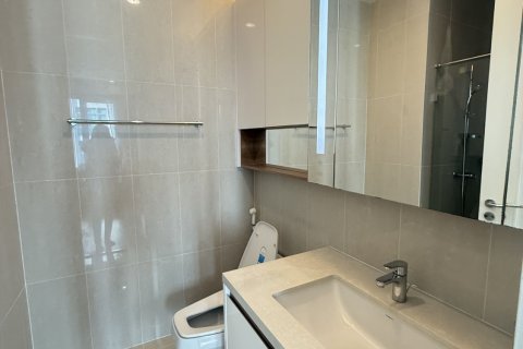 Кондоминиум с 2 спальнями в Патхум Ване, Бангкок, Таиланд № 155867 - фото 18