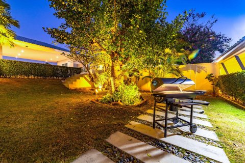 Вилла в Хуа Хине, Таиланд с 7 спальнями  № 155865 - фото 6