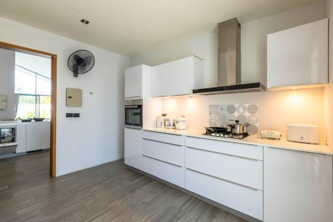 Вилла в Хуа Хине, Таиланд с 7 спальнями  № 155865 - фото 30