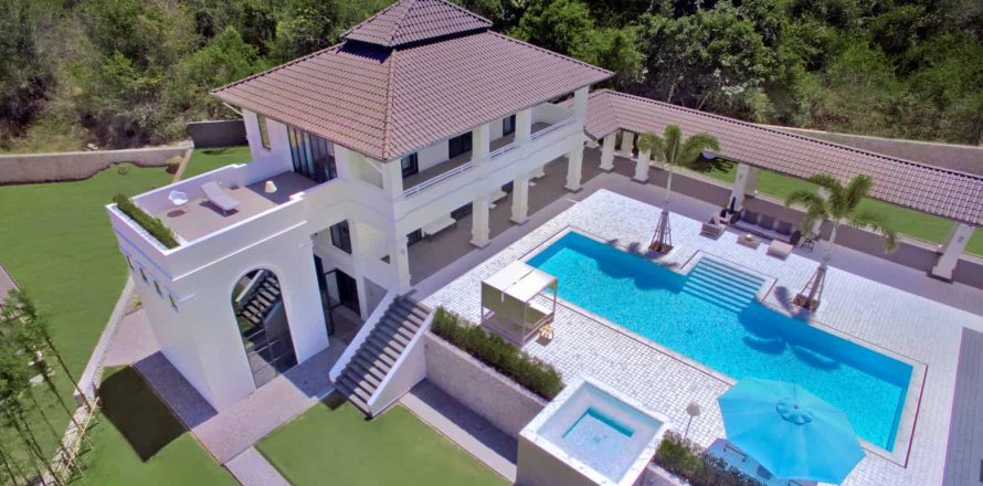 Villa à Hua Hin, Thaïlande 4 chambres № 166817