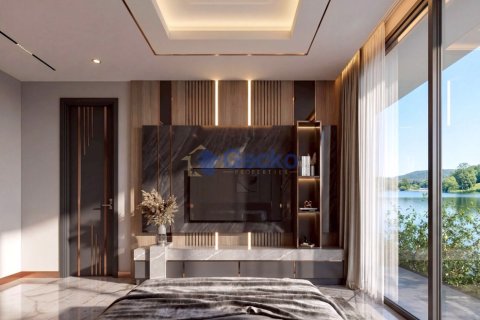 House in Pattaya, Thailand 5 bedrooms № 195874 - photo 4