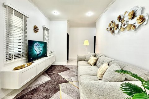 House in Pattaya, Thailand 3 bedrooms № 159123 - photo 15