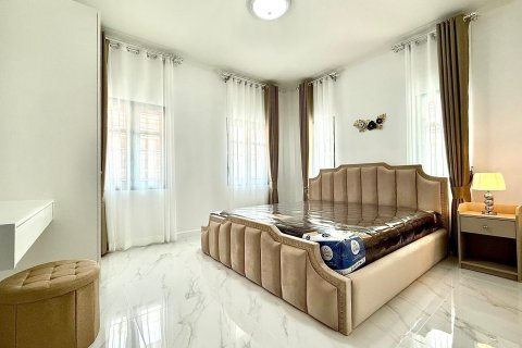 House in Pattaya, Thailand 3 bedrooms № 159123 - photo 17