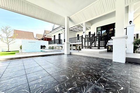 House in Pattaya, Thailand 3 bedrooms № 159123 - photo 9
