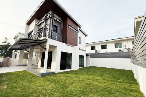 House in Prawet, Bangkok, Thailand 3 bedrooms № 159126 - photo 10